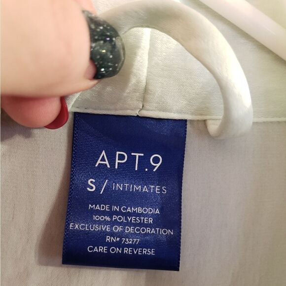 APT 9 Robe  - Picture 3 of 6